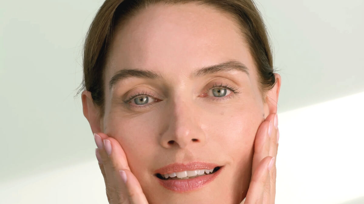 How to Prevent Eye Contour Fine Lines?